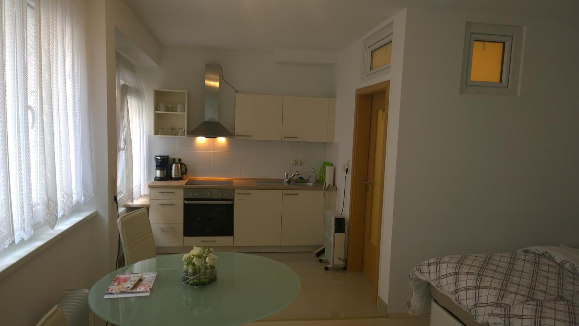 Pensionsappartments Blitz Wiesbaden Esterno foto