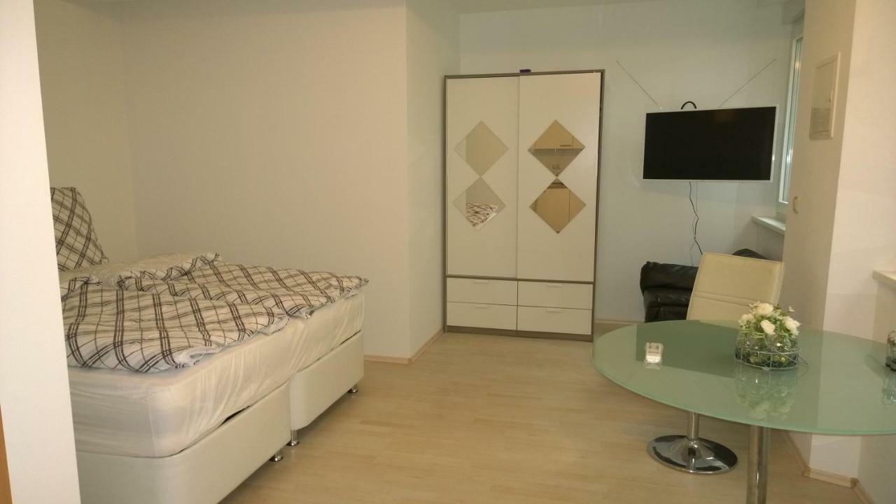 Pensionsappartments Blitz Wiesbaden Esterno foto