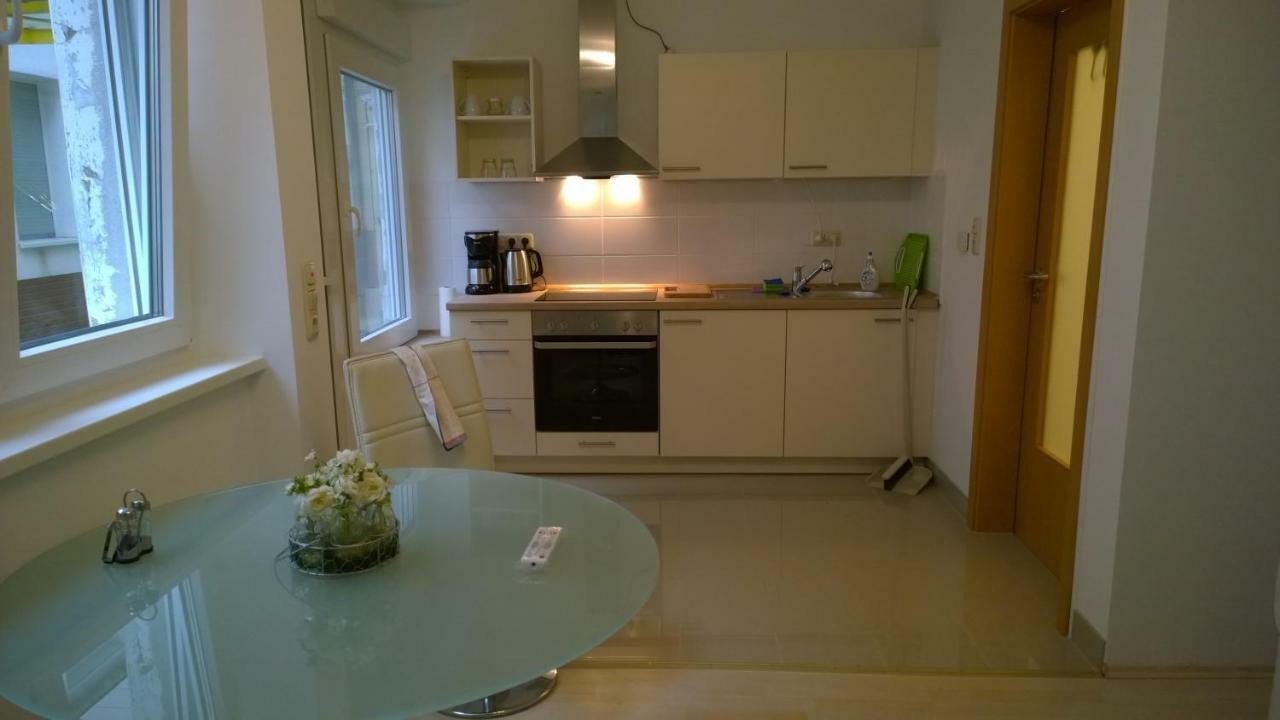 Pensionsappartments Blitz Wiesbaden Esterno foto