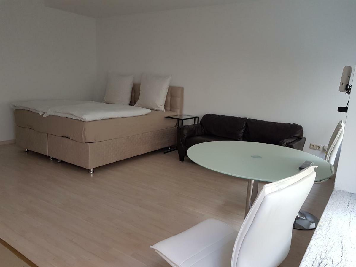 Pensionsappartments Blitz Wiesbaden Esterno foto